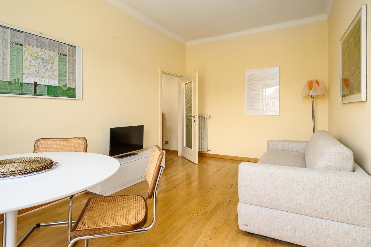 Brera - San Marco Cozy Apartment Milan Bagian luar foto
